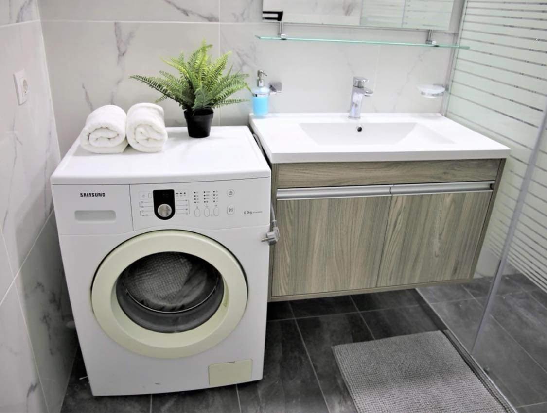 Lovely Apartment In The Center Of Athens. Bagian luar foto